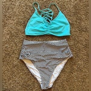Cupshe Turquoise and Black & White Chevron Swimsuit Size L